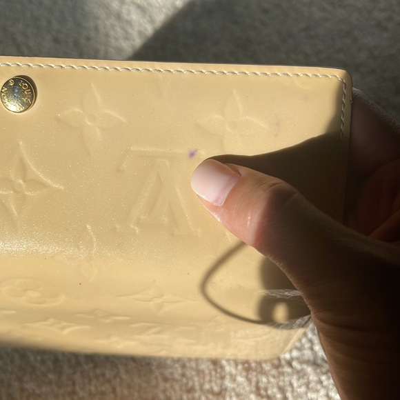 Louis Vuitton Vernis Sarah Wallet - Picture 12 of 14